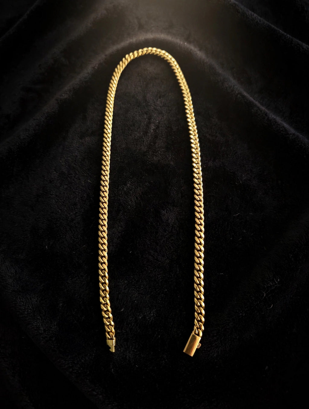 The STRATUM 18k 6mm Cuban Link Chain